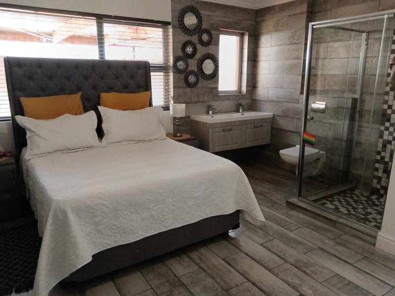 3 Bedroom Property for Sale in Heathfield Western Cape